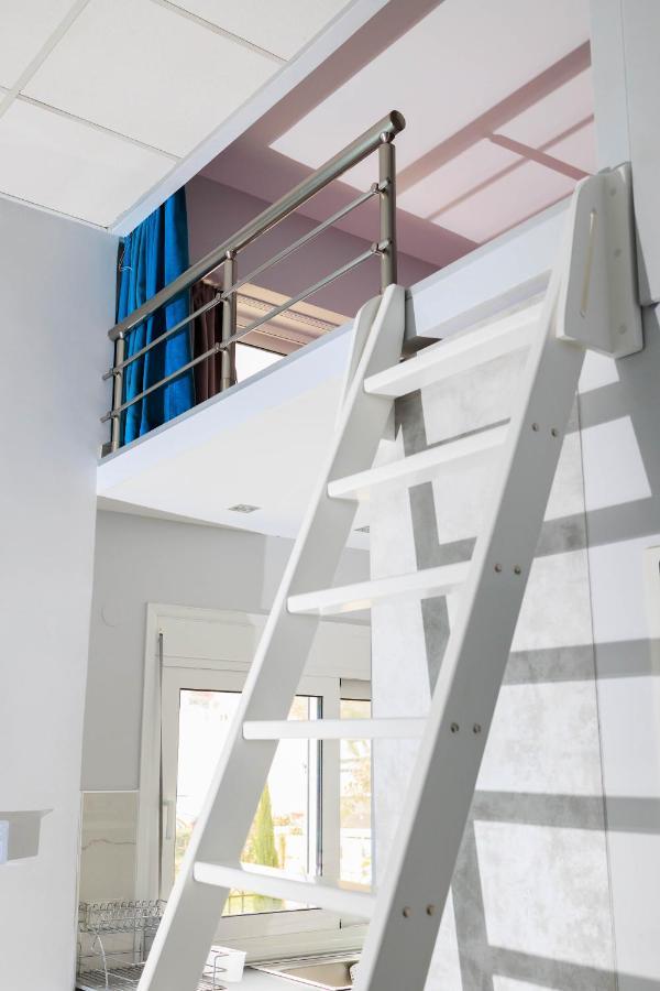 Electra Modern Apartment With Cozy Garden Kandiye Dış mekan fotoğraf