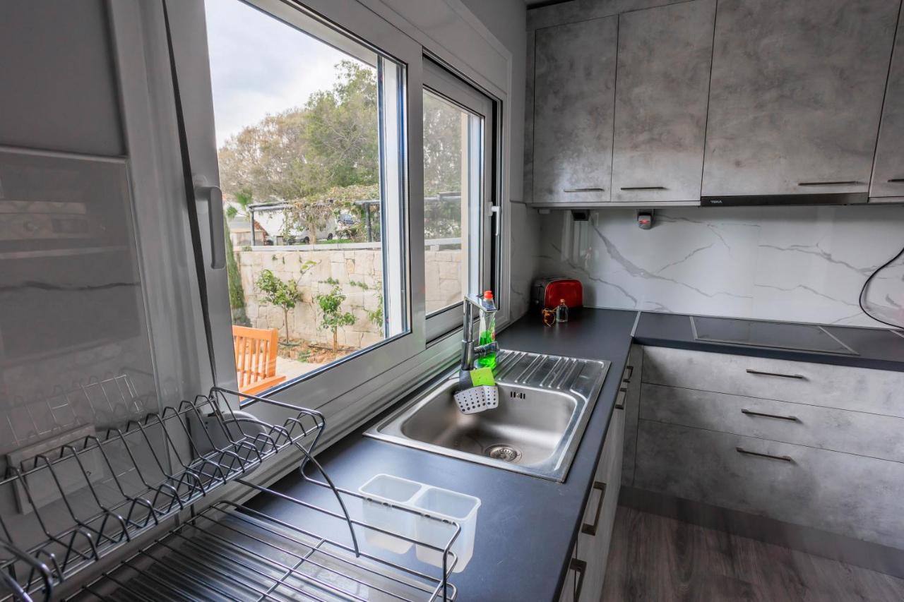 Electra Modern Apartment With Cozy Garden Kandiye Dış mekan fotoğraf
